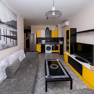 The Yellow Апартаменты